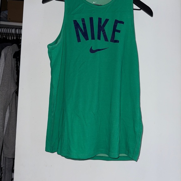 Nike NWOT Women’s Green Dri-Fit Tank Top - Picture 2 of 4